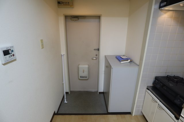 東川サンコーポの玄関