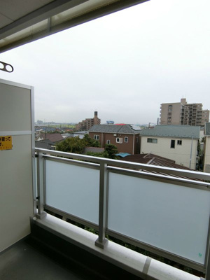 【バルコニー】 | リブリ・Luna-mare | 暖かな日差しのふりそそぐバルコニー