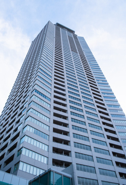 【外観】 | 【外観】ほたるまちを代表するタワーレジデンス！！堂々たる存在感と洗練の外観デザイン！