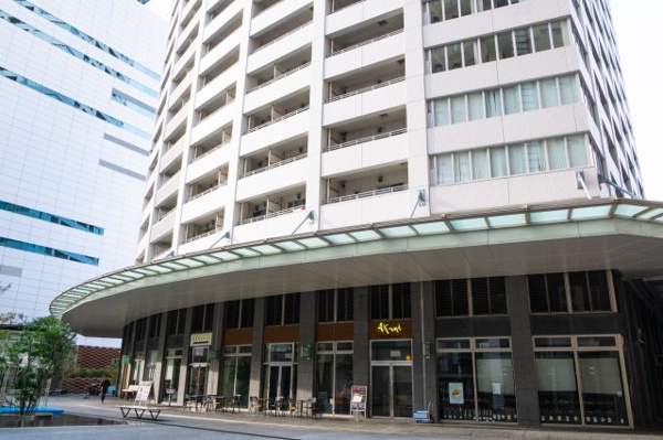 【外観】 | 【低層部外観】1階部分には商業施設が入っており便利な暮らし☆1分圏内にはコンビニもございます！