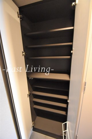 SYFORME江戸川橋の玄関