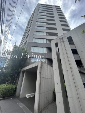 パークキューブ春日安藤坂のエントランス