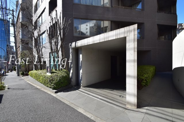 パークキューブ春日安藤坂の外観