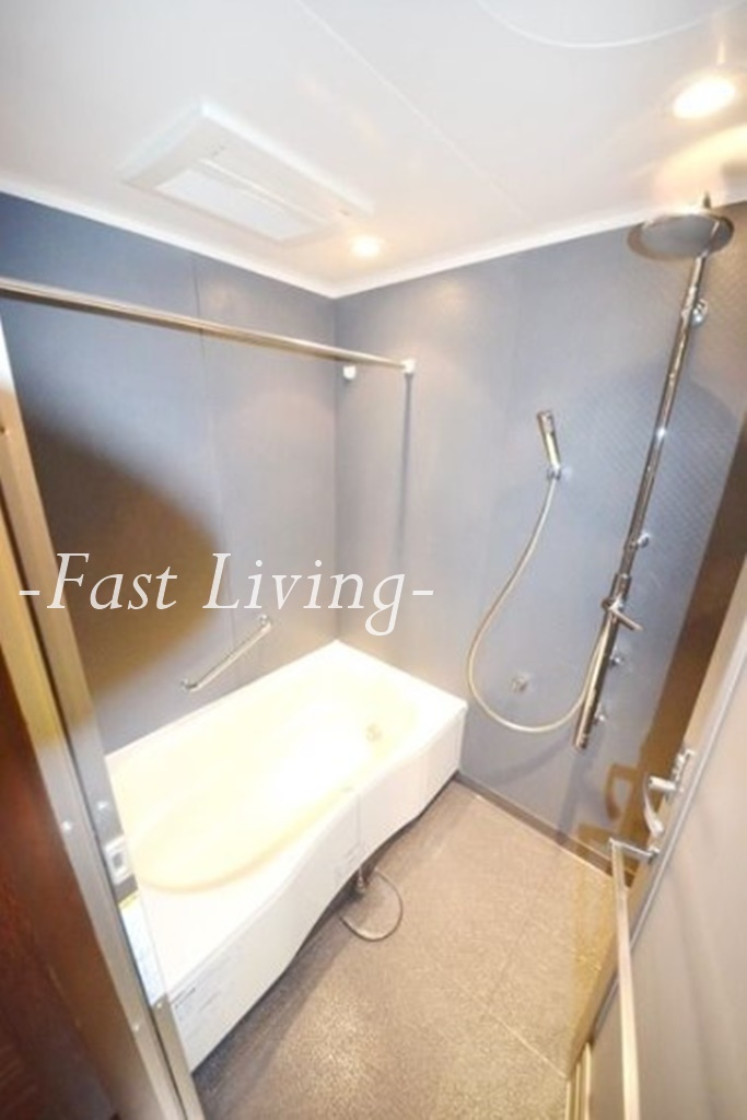 パークキューブ春日安藤坂の浴室