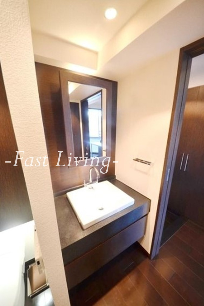 パークキューブ春日安藤坂の独立洗面台