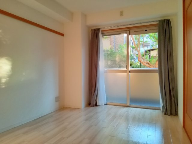 川崎市多摩区菅５丁目の賃貸マンションの洋室