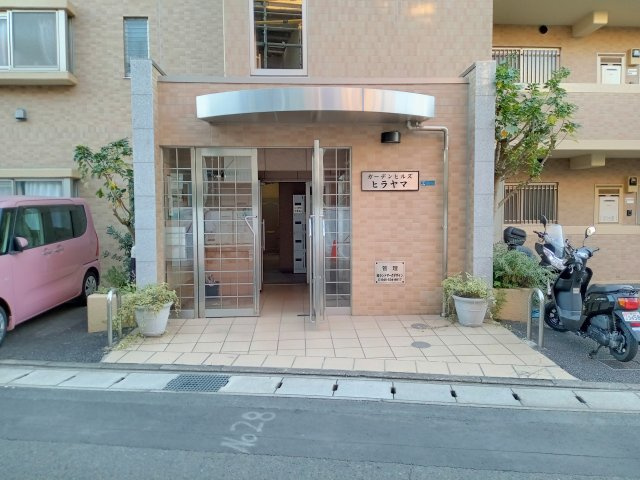 川崎市多摩区菅５丁目の賃貸マンションのエントランス