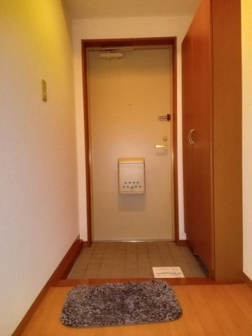 川崎市多摩区菅５丁目の賃貸マンションの玄関