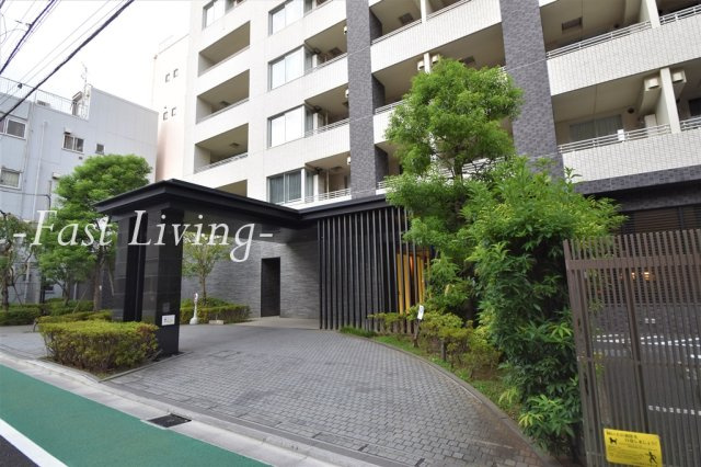 メゾンカルム本郷の外観