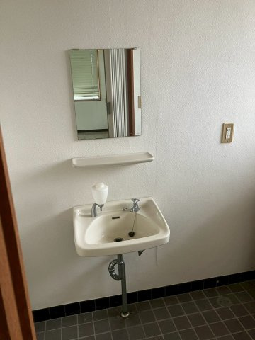 三田寺テナントの洗面所