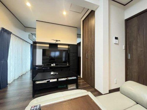 知多郡武豊町大字冨貴字外面の居間・リビング|1階リビング別角度♪