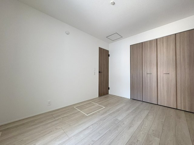 八潮市八潮7丁目　新築戸建　全2棟　2号棟の洋室|クローゼット付きの洋室・子供部屋としていかがでしょう