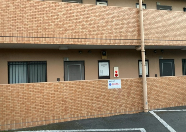 【庭】 | ライオンズマンション町田南 | 物件によっては、入居者が個人的に使用できる専用庭がついているものもあります。また、住宅の中にある土間の部分を庭と呼ぶこともあります。庭の用途は住む人によって変わり、それによってデザインもさまざまです。
