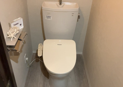 【トイレ】 | ライオンズマンション町田南 | トイレは大きさや形、機能、抗菌性などが異なる多種多彩なタイプが各メーカーから出ています。それぞれに良さがあるため、事前にどういったタイプのトイレがいいのかをご家庭内で決めて、内見に行くといいでしょう。