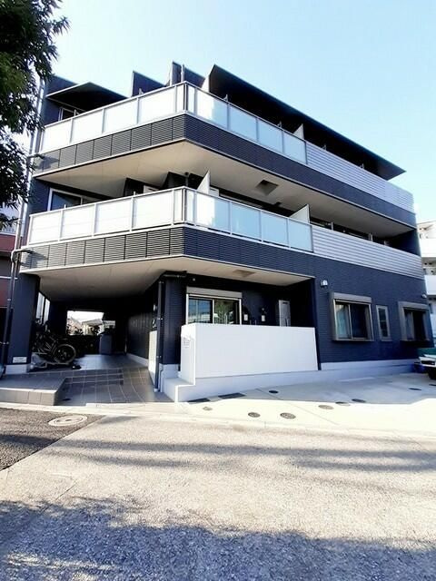 ＣＬＩＶＩＡの外観