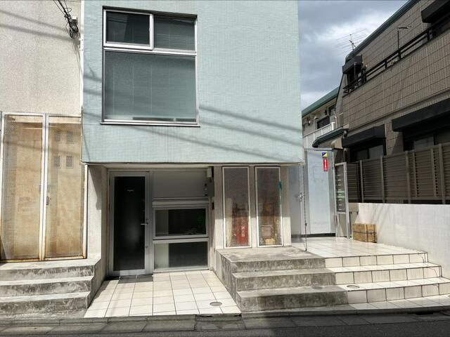 ニューディレクトレジデンス学芸大学のエントランス