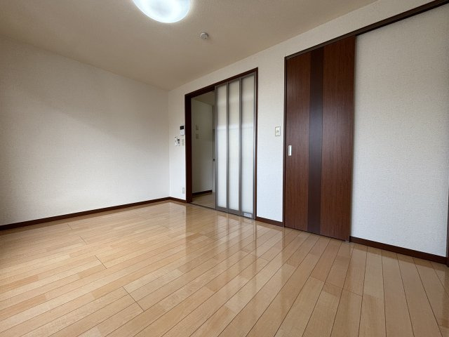 マナオラナハウスの内装|※家具付き物件ではございません。