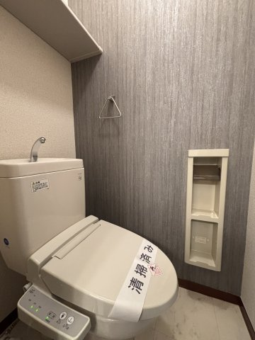 マナオラナハウスのトイレ|温水洗浄便座付き♪※家具付き物件ではございません。