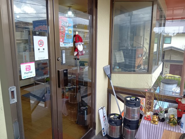 売中古戸建　富士市三ツ沢の玄関|店舗の入り口です。