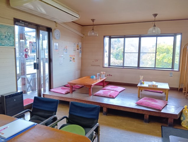 売中古戸建　富士市三ツ沢の洋室|店舗の内装は老舗感漂う落ち着いた雰囲気です。