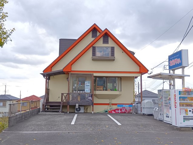 売中古戸建　富士市三ツ沢の外観|お車は店舗前に並列で3台駐車可能です。