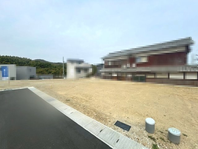 長岡京市金ヶ原金原寺2号地の外観|前道：幅員約6ｍで広々としております。