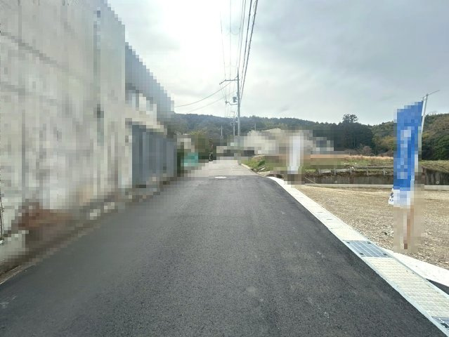 長岡京市金ヶ原金原寺2号地の前面道路含む現地写真|弊社グループ会社にて建築プランのご提案も可能です。
お気軽にお問い合わせください！