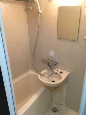 【浴室】 | シンシア新中野 | 浴室乾燥機付きバス。