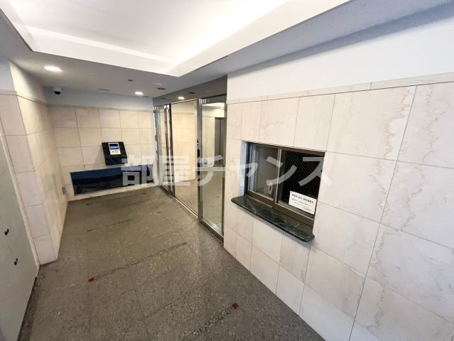 フィール大須のエントランス