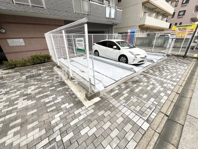 フィール大須の駐車場