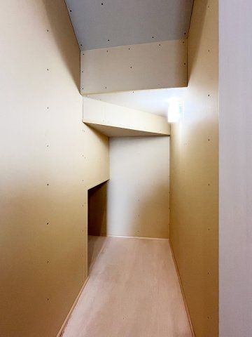 堺市西区戸建の収納|階段下収納