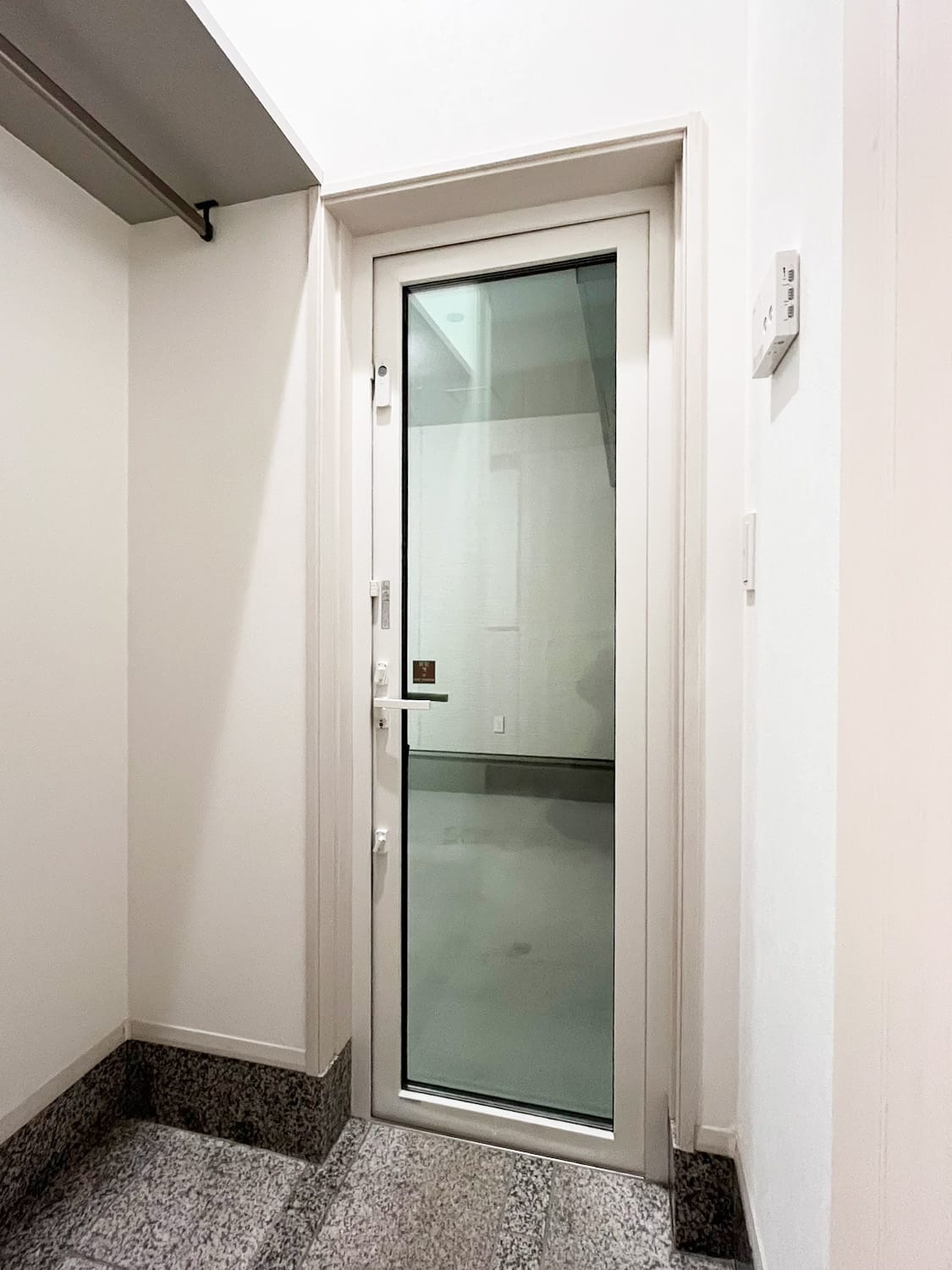 堺市西区戸建の玄関|シューズインクローゼット