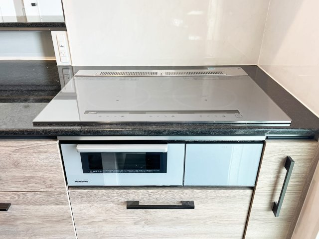 堺市西区戸建のキッチン|IHコンロ