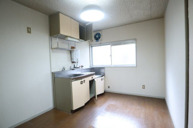 松美台ハイツの居間・リビング