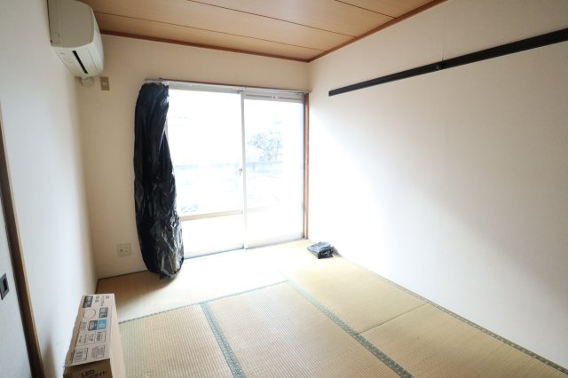 松美台ハイツの和室