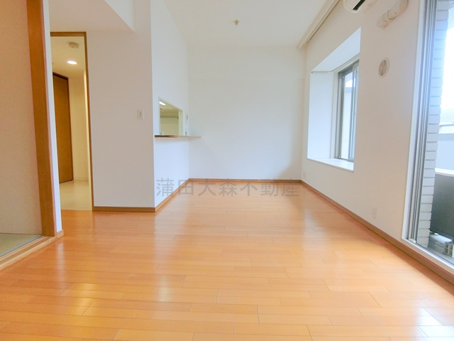 多摩川パークホームズの居間・リビング|LD11.7帖　エアコンカウンターキッチン付き