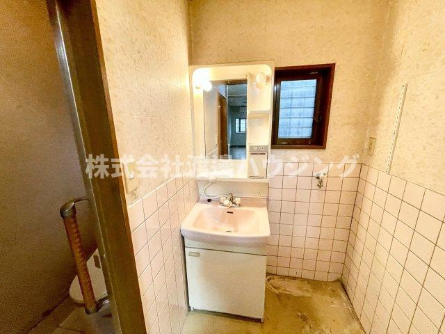 西堤学園町貸家の洗面所