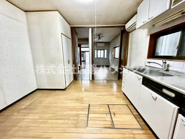 西堤学園町貸家の居間・リビング