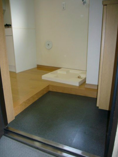 S＆Iレジデンス本町の玄関