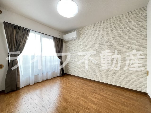 YOUハイム衣摺の洋室|ゆったりした洋室です