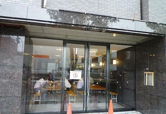 ルーブル方南町弐番館のエントランス