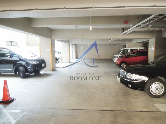 関内ロイヤルガーデンの駐車場|駐車場です。