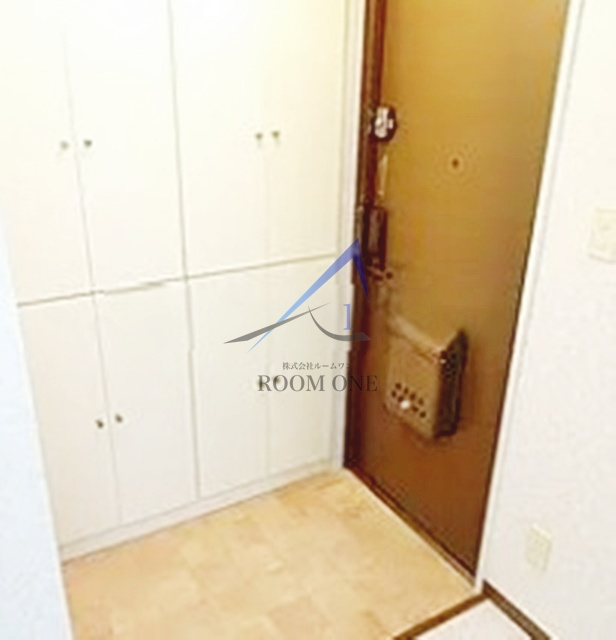 関内ロイヤルガーデンの玄関|玄関です。