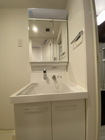 グランドコンシェルジュ菊川の洗面所