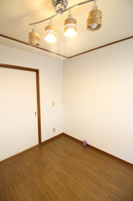 【洋室】 | U.J.ビル豊里