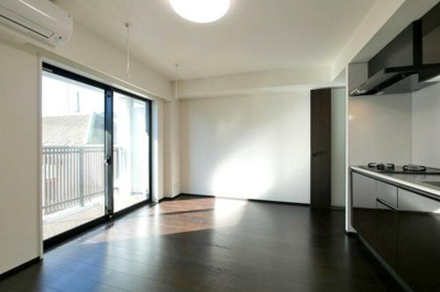 【居間・リビング】 | ラフィスタ方南町 | きれいな洋室。