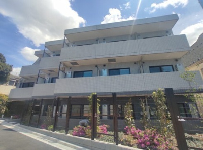 【外観】 | プレール・ドゥーク方南町 | 鉄筋コンクリート造のがっちりとした建物。