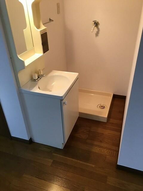 かつらマンションの洗面所