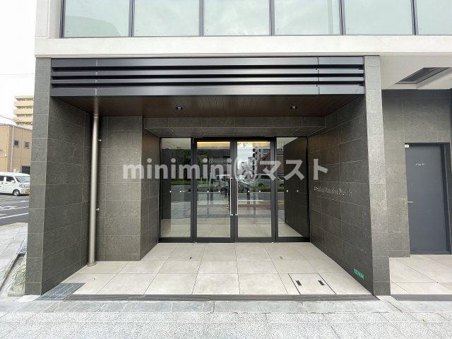 大阪市浪速区稲荷１丁目の賃貸マンションのエントランス