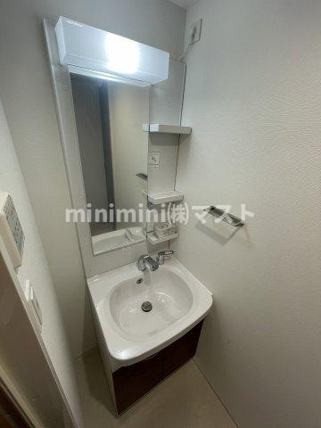 大阪市浪速区稲荷１丁目の賃貸マンションの洗面所